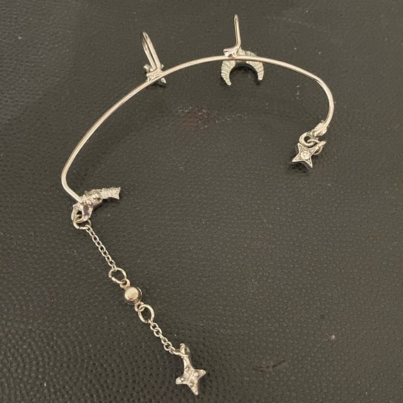 Silver tone Ear Cuff earring with Rhinestones for 1 ear - Picture 3 of 6